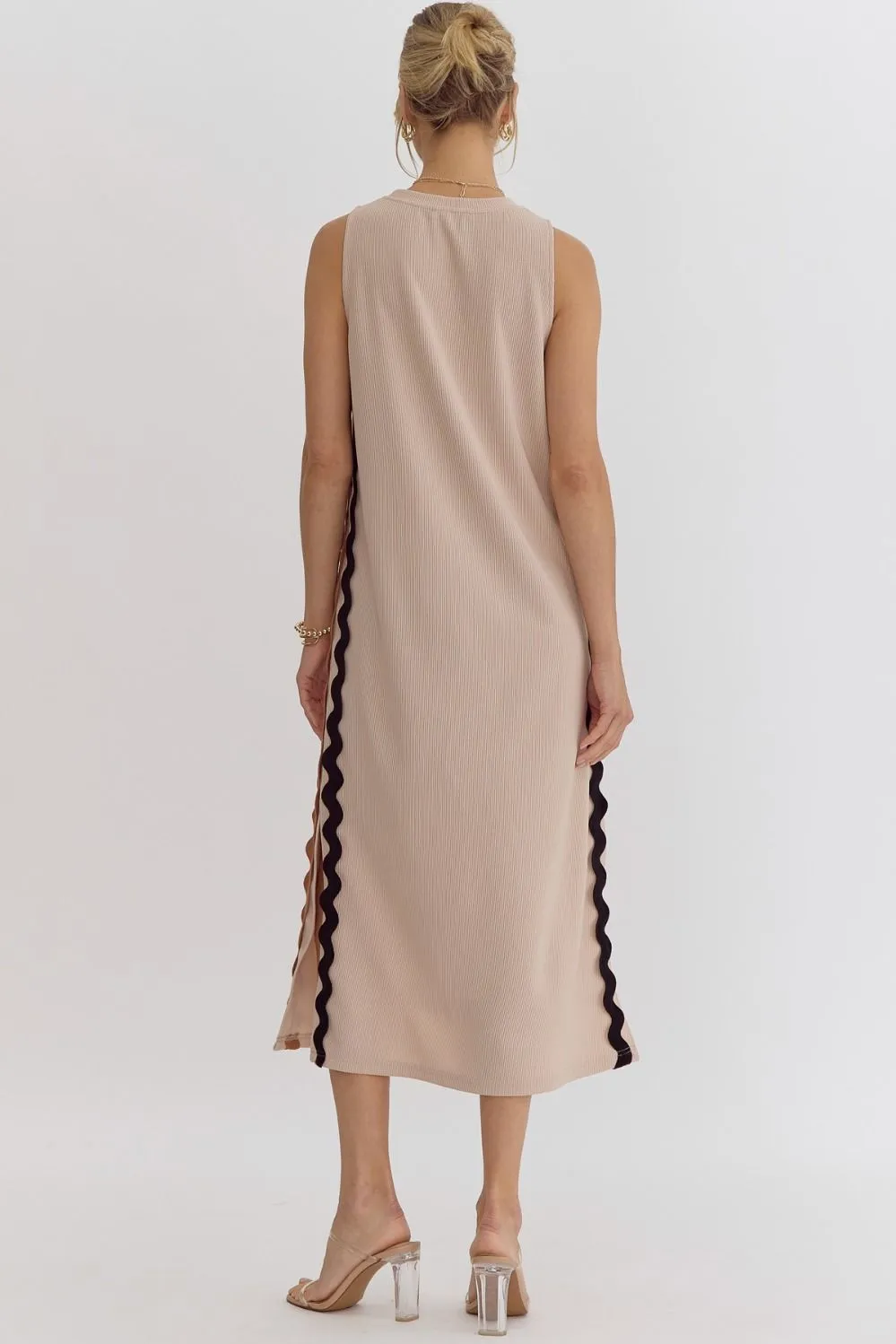Christi Sleeveless Midi Dress in Taupe