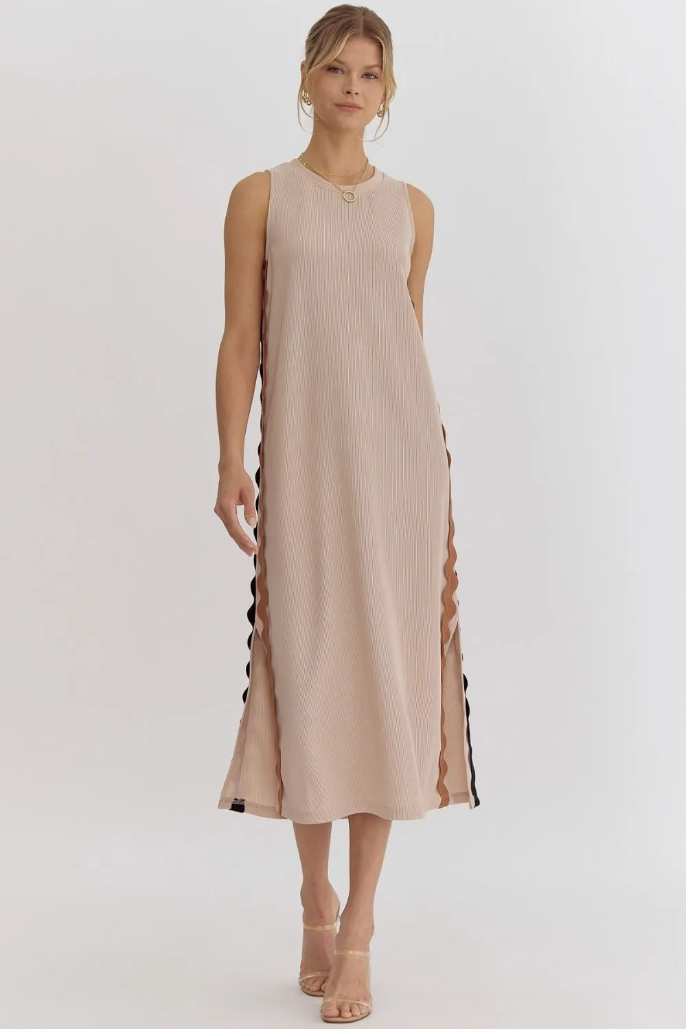 Christi Sleeveless Midi Dress in Taupe